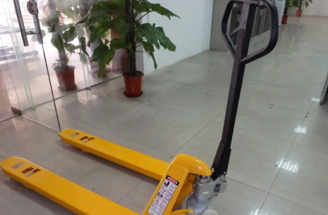 手動液壓搬運(yùn)車不可忽視的六大優(yōu)點(diǎn)